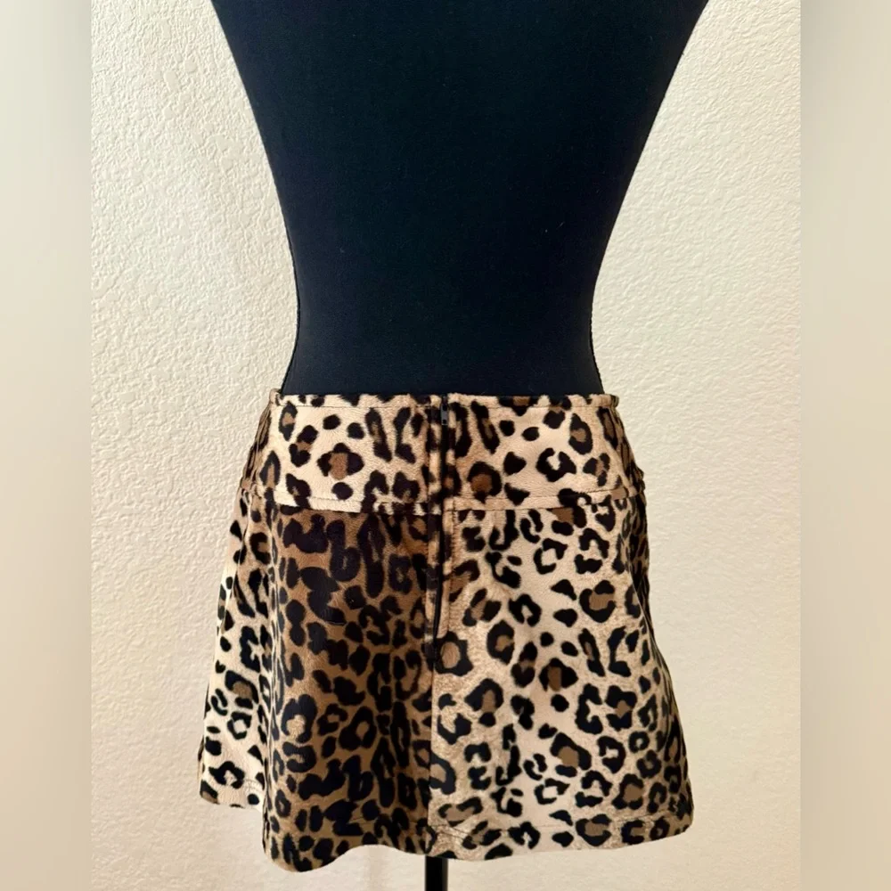 Vintage Y2K Lip Service Cheetah Animal Print Velvety Mini Skirt Size Small - Picture 7 of 10